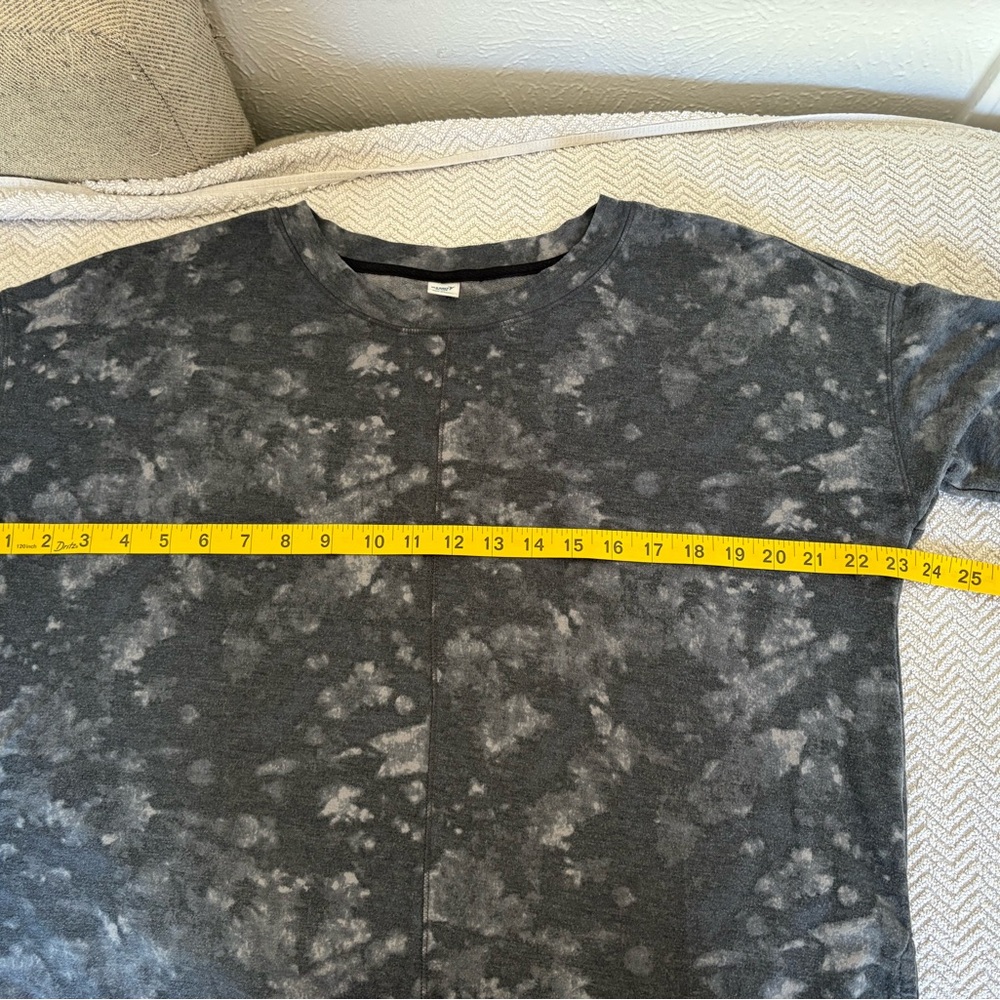 Old Navy Active Charcoal Tie-Dye Long Sleeve Shirt relaxed fit size medium - Picture 5 of 7